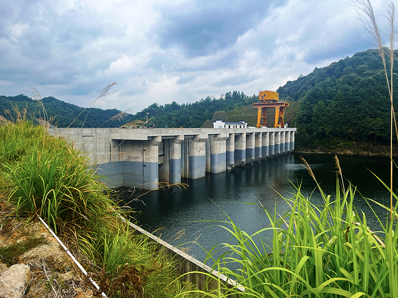 黄山市月潭水库工程库区防护工程.jpg